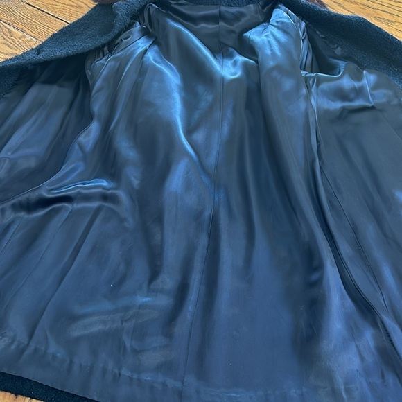 Vintage Wyandotte fabric 100% wool black boucle coat with mink collar. - Picture 7 of 13